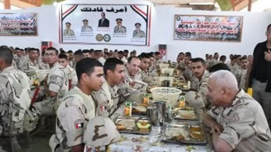 وزير الدفاع يفتتح مشروع إنشاء مراكز القيادة التعبوية في المنطقة الغربية العسكرية