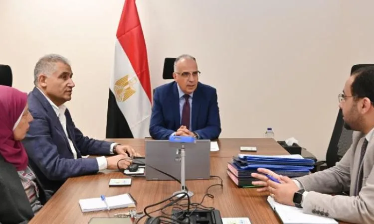 وزير الري يتابع مشروع المسار الناقل لمياه الصرف الزراعي بـ"الدلتا الجديدة" وزير الري يتابع مشروع المسار الناقل لمياه الصرف الزراعي بـ"الدلتا الجديدة"