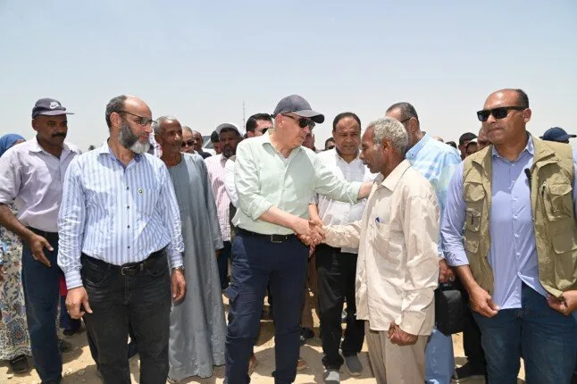 وزير الري يزور نهر النيل في موقع كوبري إدفو بأسوان وزير الري يزور نهر النيل في موقع كوبري إدفو بأسوان