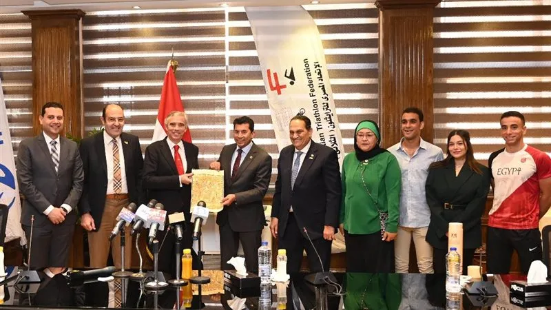 وزير الرياضة: انطلاق البطولات العربية والإفريقية للترايثلون في مدينة الجلالة وزير الرياضة: انطلاق البطولات العربية والإفريقية للترايثلون في مدينة الجلالة