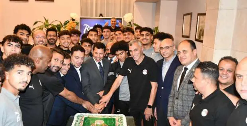 وزير الرياضة يؤازر منتخب الشباب قبل مباراة المغرب: “تمثلون مصر في لحظات حاسمة من مسيرتكم” وزير الرياضة يؤازر منتخب الشباب قبل مباراة المغرب: “تمثلون مصر في لحظات حاسمة من مسيرتكم”