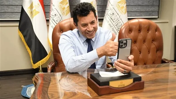 وزير الرياضة يبارك لمنتخب الشباب على انتصاره أمام غانا وتأهله إلى المونديال. وزير الرياضة يبارك لمنتخب الشباب على انتصاره أمام غانا وتأهله إلى المونديال.