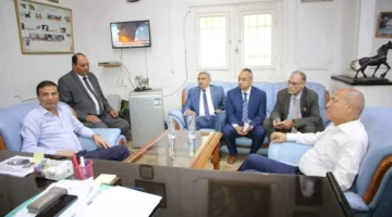 وزير الزراعة ومحافظ القاهرة يتفقدان محطة الزهراء للخيول
