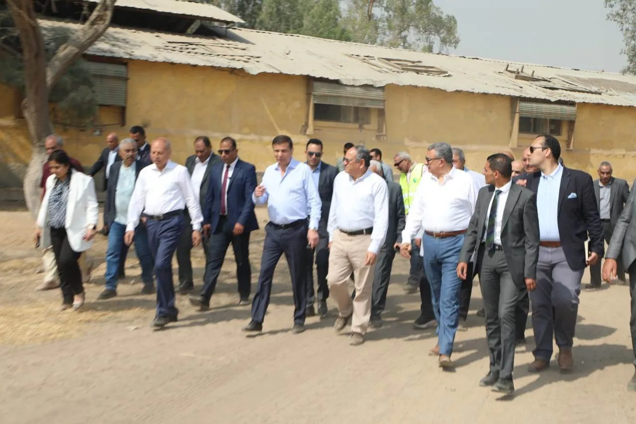 وزير الزراعة ومحافظ القاهرة يتفقدان محطة الزهراء للخيول العربية الأصيلة وزير الزراعة ومحافظ القاهرة يتفقدان محطة الزهراء للخيول العربية الأصيلة