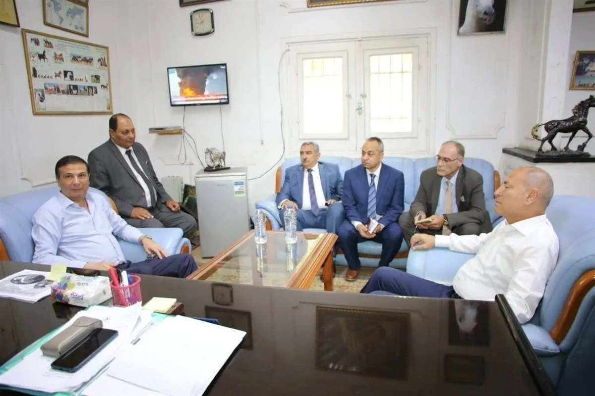 وزير الزراعة ومحافظ القاهرة يتفقدان محطة الزهراء للخيول وزير الزراعة ومحافظ القاهرة يتفقدان محطة الزهراء للخيول