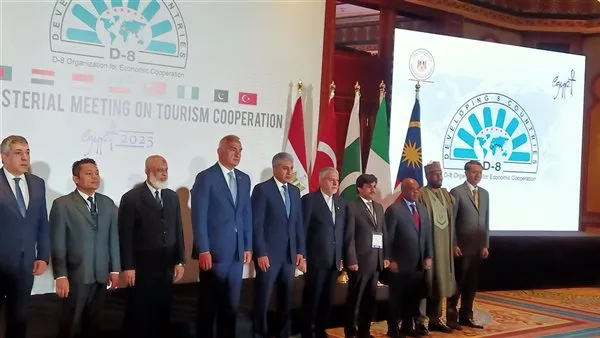 وزير السياحة والآثار: إطلاق بنك للفرص الاستثمارية في مصر وزير السياحة والآثار: إطلاق بنك للفرص الاستثمارية في مصر