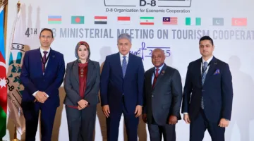 وزير السياحة والآثار يترأس الاجتماع الوزاري لمنظمة D-8 ويلقي كلمة بالجلسة الافتتاحية