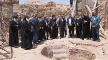 وزير السياحة والبابا يزوران دير مارمينا العجيب في برج العرب