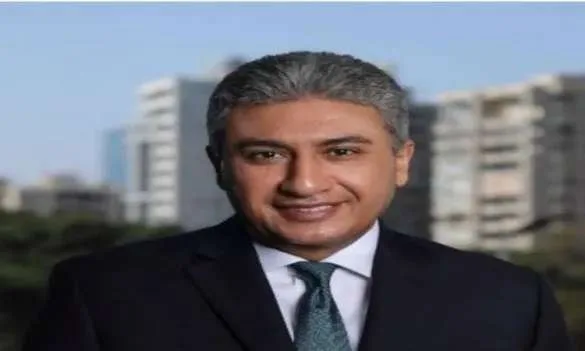 وزير السياحة يبحث تعزيز ورفع كفاءة الخدمات المقدمة للزائرين والسائحين بـ 15 موقعا أثريا وزير السياحة يبحث تعزيز ورفع كفاءة الخدمات المقدمة للزائرين والسائحين بـ 15 موقعا أثريا
