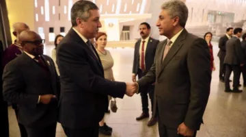 وزير السياحة يقيم "مأدبة عشاء" على شرف المشاركين في اجتماع منظمة "الثمانية"