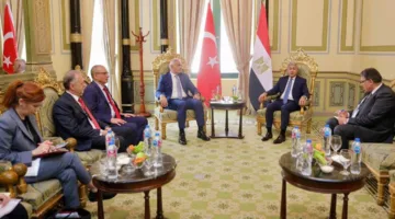 وزير السياحة يلتقي نظيره التركي لبحث سبل تعزيز التعاون المشترك بين البلدين