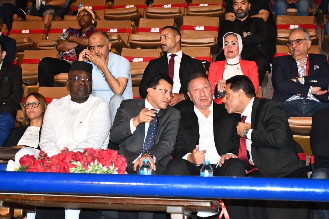 وزير الشباب والرياضة يشارك في افتتاح بطولة كأس الكؤوس الإفريقية لكرة اليد وزير الشباب والرياضة يشارك في افتتاح بطولة كأس الكؤوس الإفريقية لكرة اليد