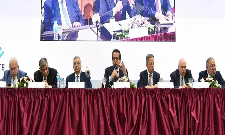 وزير الصحة: الدولة تضع الملف الصحي بجميع ركائزه على رأس أولوياتها وزير الصحة: الدولة تضع الملف الصحي بجميع ركائزه على رأس أولوياتها