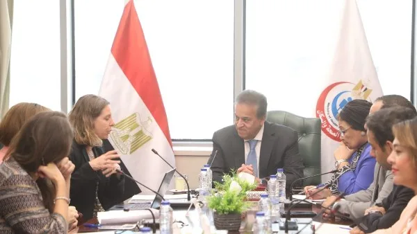 وزير الصحة يلتقي وفد “الوكالة الفرنسية للتنمية” لبحث مشروعات التعاون وزير الصحة يلتقي وفد “الوكالة الفرنسية للتنمية” لبحث مشروعات التعاون