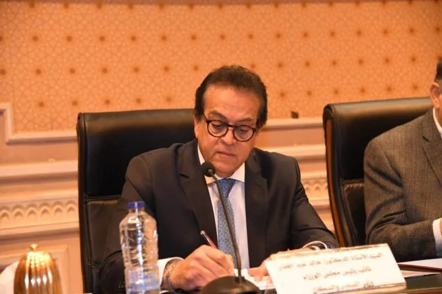 وزير الصحة يناقش توسيع برامج تدريب الأطباء وإرسال بعثات إلى ألمانيا لتعزيز مهاراتهم وزير الصحة يناقش توسيع برامج تدريب الأطباء وإرسال بعثات إلى ألمانيا لتعزيز مهاراتهم