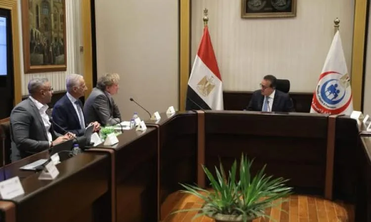 وزير الصحة يناقش توسيع برنامج تدريب الأطباء وإرسال بعثات إلى ألمانيا لتطوير مهاراتهم. وزير الصحة يناقش توسيع برنامج تدريب الأطباء وإرسال بعثات إلى ألمانيا لتطوير مهاراتهم.