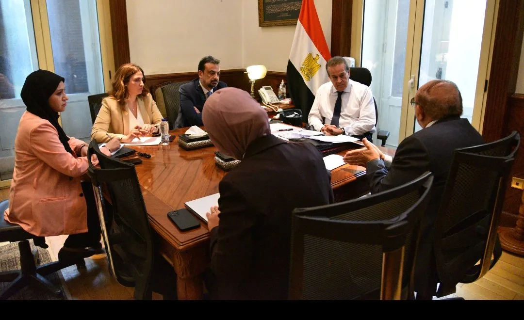 وزير الصحة يناقش سبل التعليم المتخصص والدراسات العليا للأطباء