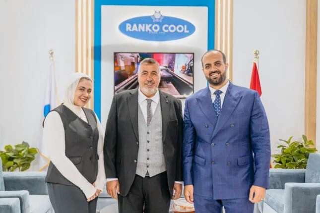 وزير الصناعة يتفقد جناح شركة رانكو كول في معرض التبريد والتكييف وزير الصناعة يتفقد جناح شركة رانكو كول في معرض التبريد والتكييف