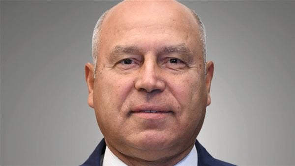 وزير الصناعة يعلن عن طرح 332 مصنعًا صغيرًا كامل التجهيزات في 10 محافظات وزير الصناعة يعلن عن طرح 332 مصنعًا صغيرًا كامل التجهيزات في 10 محافظات