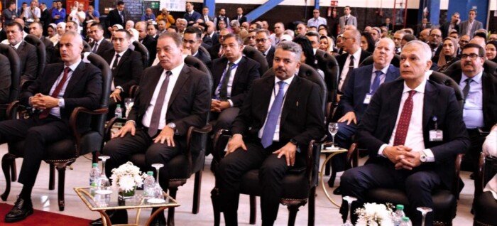 وزير الطيران المدني يكرم عدد من النماذج المتميزة بقطاع الطيران (صور) وزير الطيران المدني يكرم عدد من النماذج المتميزة بقطاع الطيران (صور)
