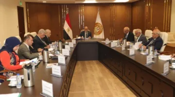 وزير العمل: توزيع 2 مليار جنيه مساعدات على 429301 عامل منذ إطلاق صندوق إعانات الطوارئ