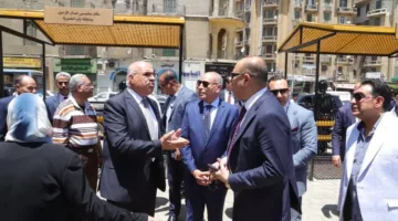 وزير العمل ومحافظ القاهرة يتفقدان أماكن انتظار عمال التراحيل بباب الشعرية