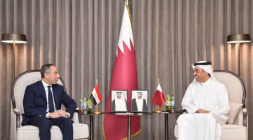 وزير العمل يجتمع مع السفير المصري