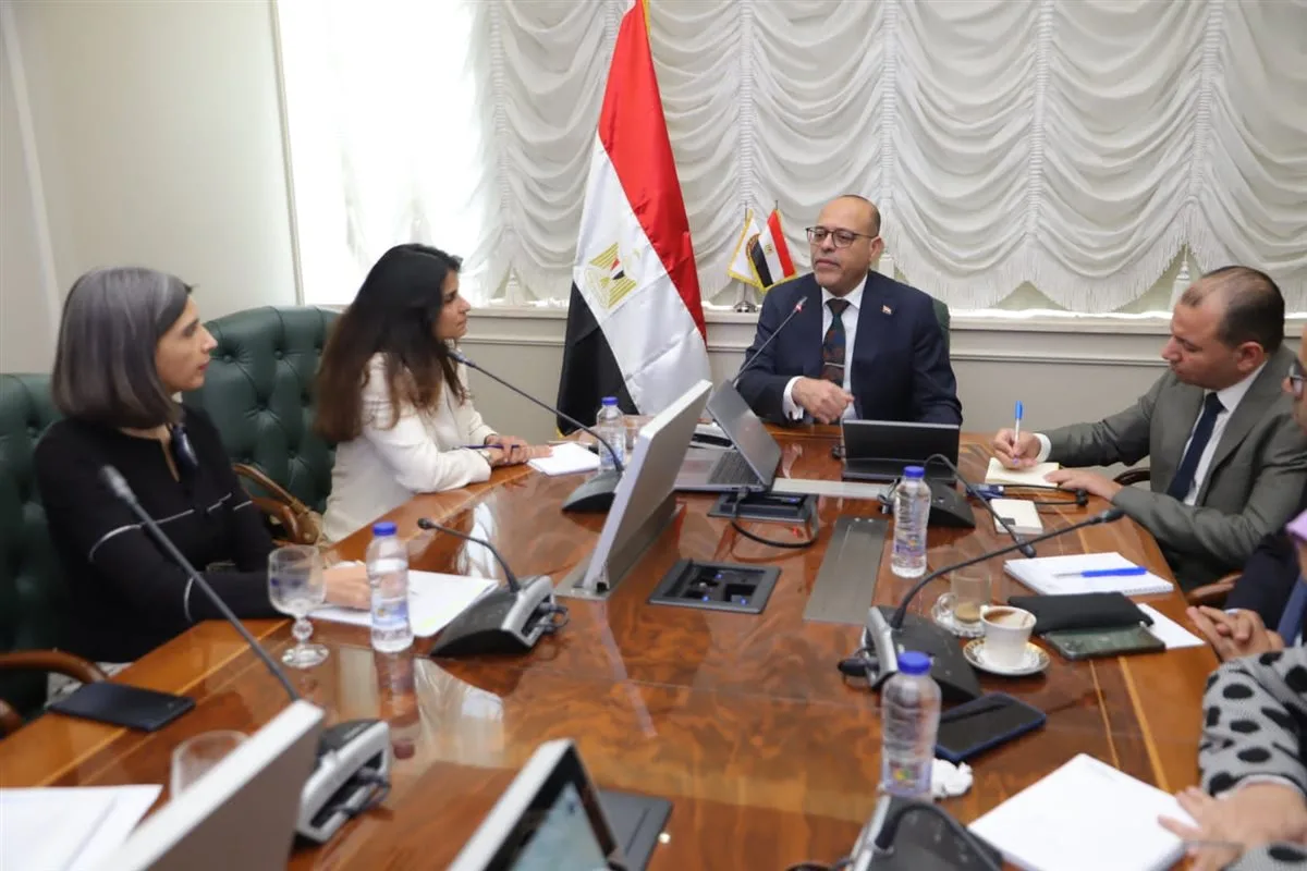 وزير العمل يستعرض مساعي تحسين شروط العمل لصالح ‘طرفي الإنتاج’ وزير العمل يستعرض مساعي تحسين شروط العمل لصالح ‘طرفي الإنتاج’