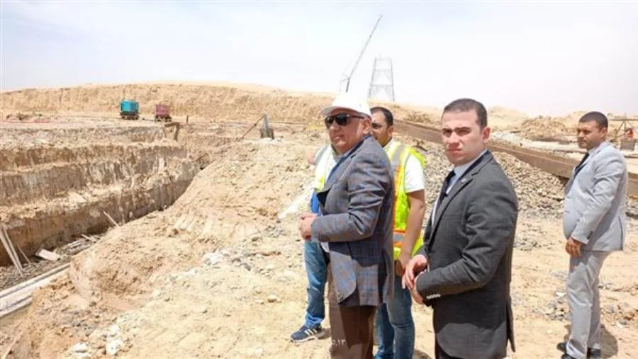 وزير الكهرباء يتابع تطورات مشروع برجَي عبور قناة السويس وخط الربط الكهربائي بين مصر والسعودية وزير الكهرباء يتابع تطورات مشروع برجَي عبور قناة السويس وخط الربط الكهربائي بين مصر والسعودية