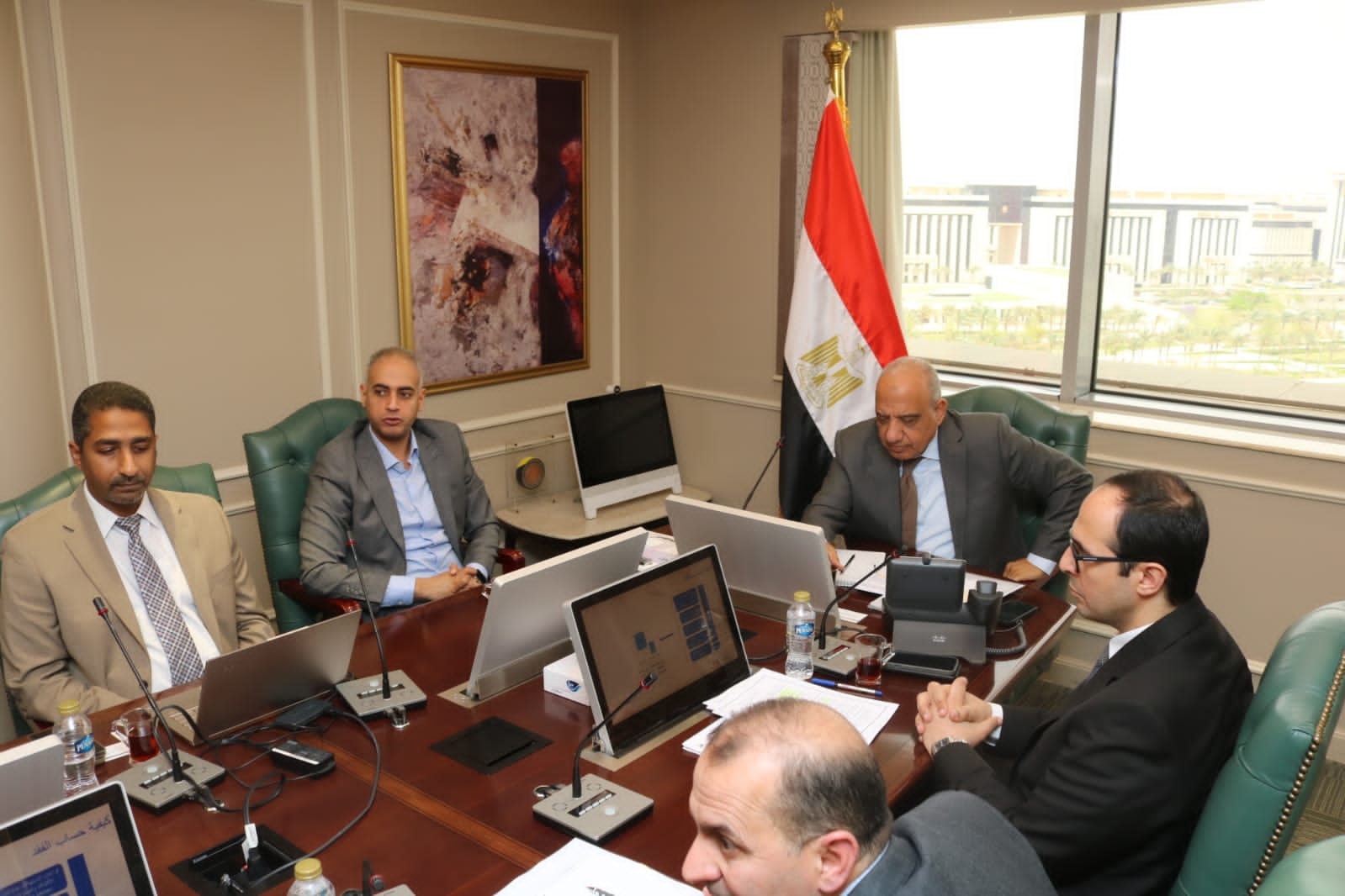 وزير الكهرباء يتابع مستجدات تشغيل منظومة الشحن الموحد للعدادات وزير الكهرباء يتابع مستجدات تشغيل منظومة الشحن الموحد للعدادات