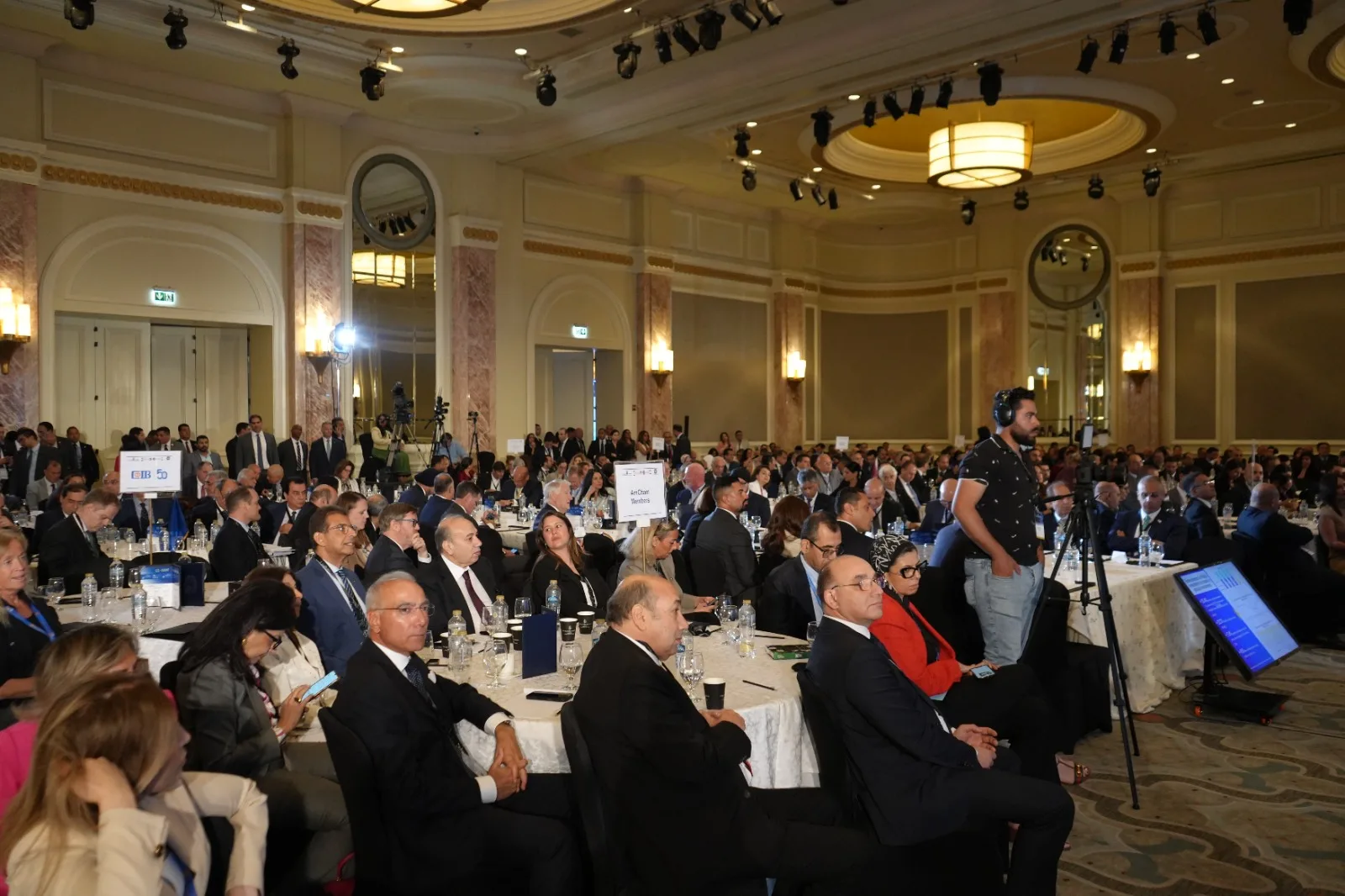 وزير المالية: سنوفر تسهيلات في الضريبة العقارية والنظام الجمركي لتعزيز الثقة مع مجتمع الأعمال وزير المالية: سنوفر تسهيلات في الضريبة العقارية والنظام الجمركي لتعزيز الثقة مع مجتمع الأعمال