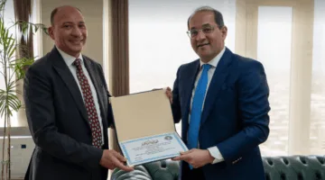 وزير المالية يكرم نائب رئيس هيئة الضرائب بمناسبة تقاعده