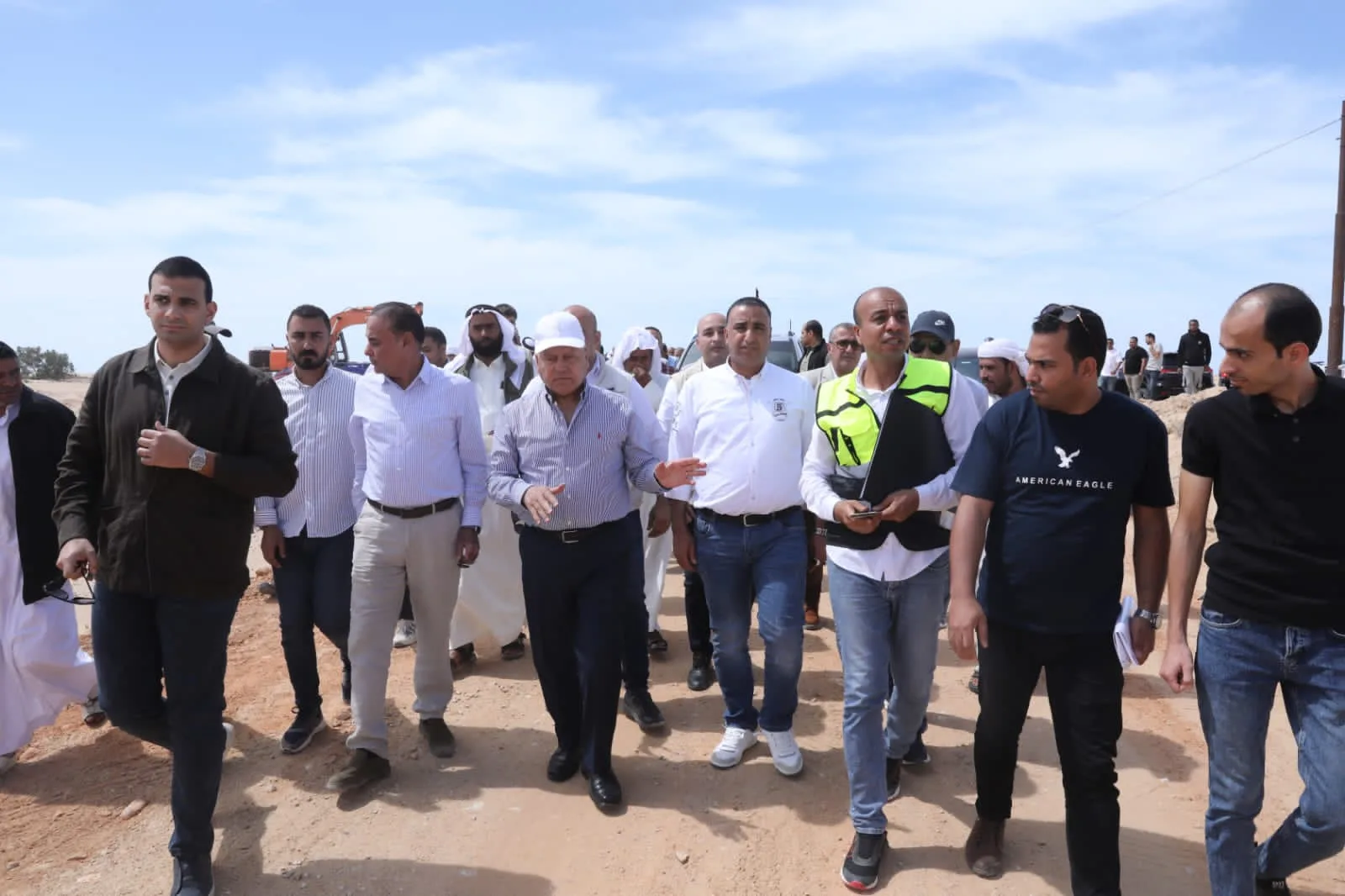 وزير النقل يراقب تقدم مشروع إنشاء خط سكك حديد «بئر العبد – العريش»