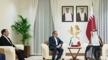 وزير خارجية قطر يستقبل عراقجي ويرحب بمحادثات واشنطن وطهران