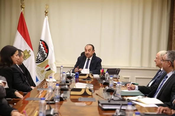 وزير قطاع الأعمال: استئناف تشغيل مصنع الأنود لتعزيز الأصول الصناعية وزيادة الطاقة الإنتاجية للشركات التابعة وزير قطاع الأعمال: استئناف تشغيل مصنع الأنود لتعزيز الأصول الصناعية وزيادة الطاقة الإنتاجية للشركات التابعة