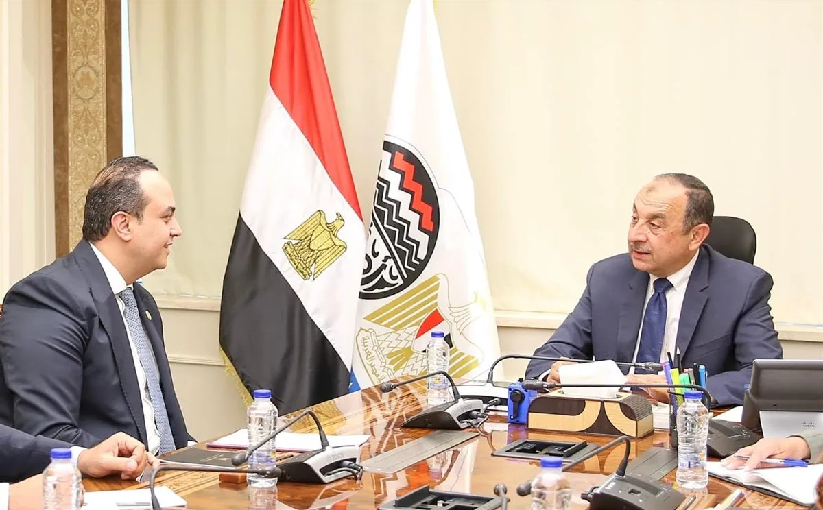 وزير قطاع الأعمال العام يبحث مع رئيس هيئة الرعاية الصحية تعزيز التعاون المشترك وزير قطاع الأعمال العام يبحث مع رئيس هيئة الرعاية الصحية تعزيز التعاون المشترك