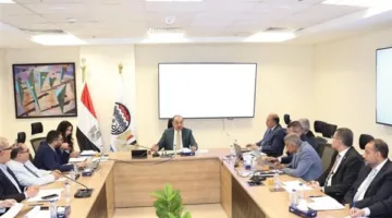 وزير قطاع الأعمال: صناعة الدواء من القطاعات ذات الأولوية ونحرص على تنميتها