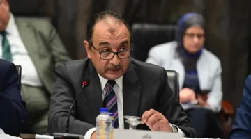 وزير الأعمال العامة يزور مصانع “النحاس المصرية” في التبين