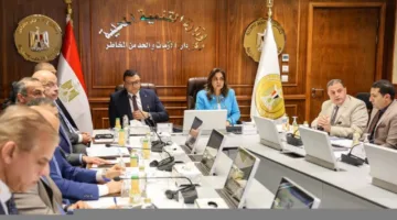 وزيرا الإسكان والتنمية المحلية يبحثان تيسير وتبسيط إجراءات إصدار التراخيص 