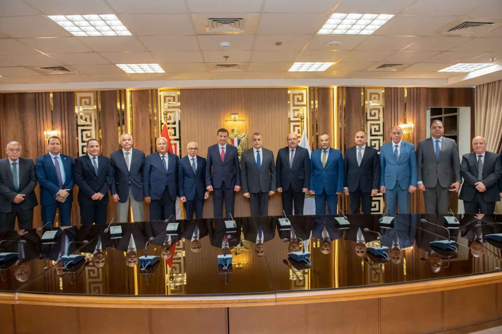 وزيرا الإنتاج الحربى والزراعة يشهدان توقيع اتفاقية للاستفادة من المنتجات الزراعية وتسويقها وزيرا الإنتاج الحربى والزراعة يشهدان توقيع اتفاقية للاستفادة من المنتجات الزراعية وتسويقها