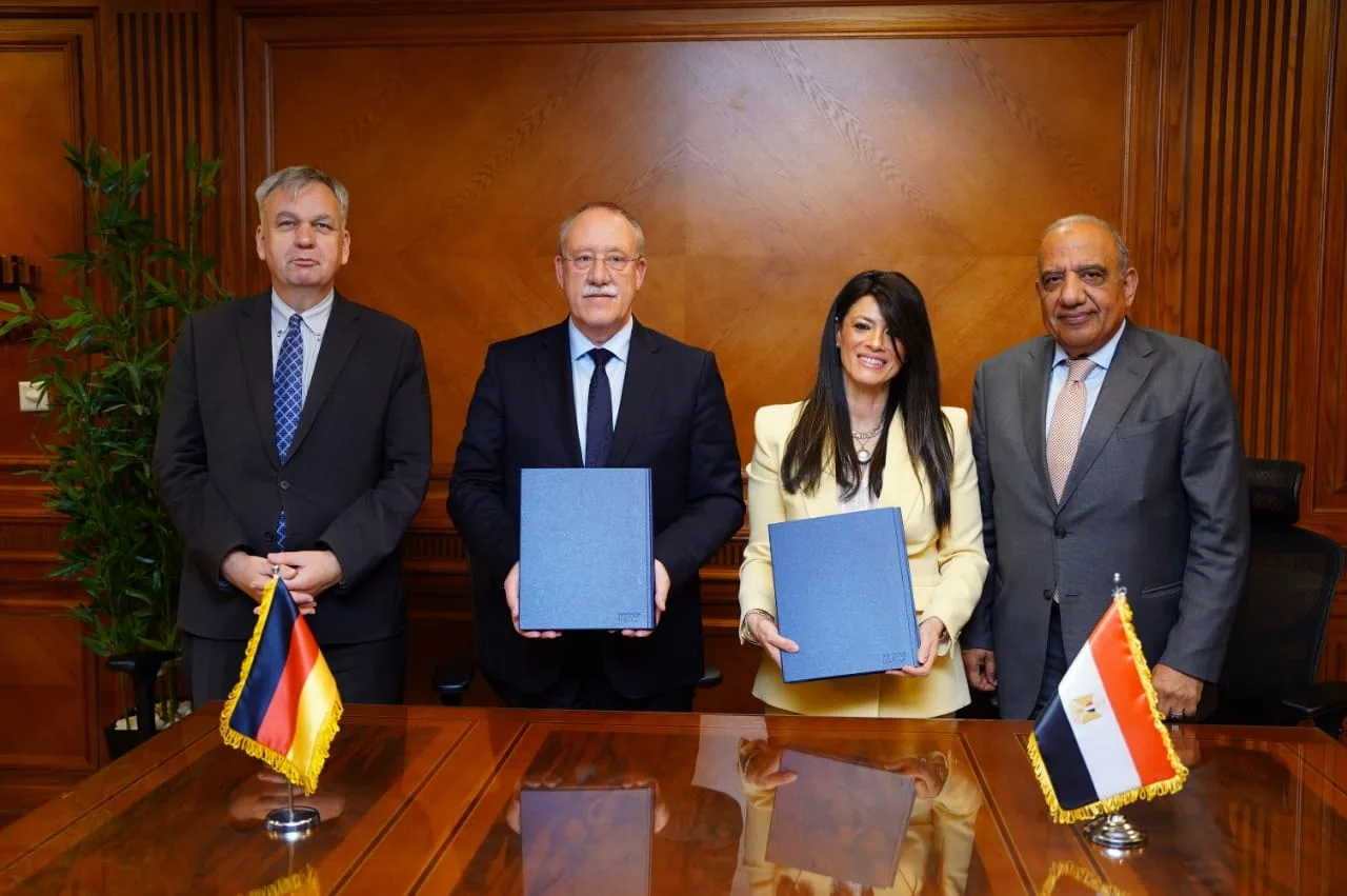 وزيرة التخطيط تُبرم اتفاقات جديدة مع ألمانيا بقيمة 139 مليون يورو لتعزيز قطاعي الطاقة والتعليم وزيرة التخطيط تُبرم اتفاقات جديدة مع ألمانيا بقيمة 139 مليون يورو لتعزيز قطاعي الطاقة والتعليم