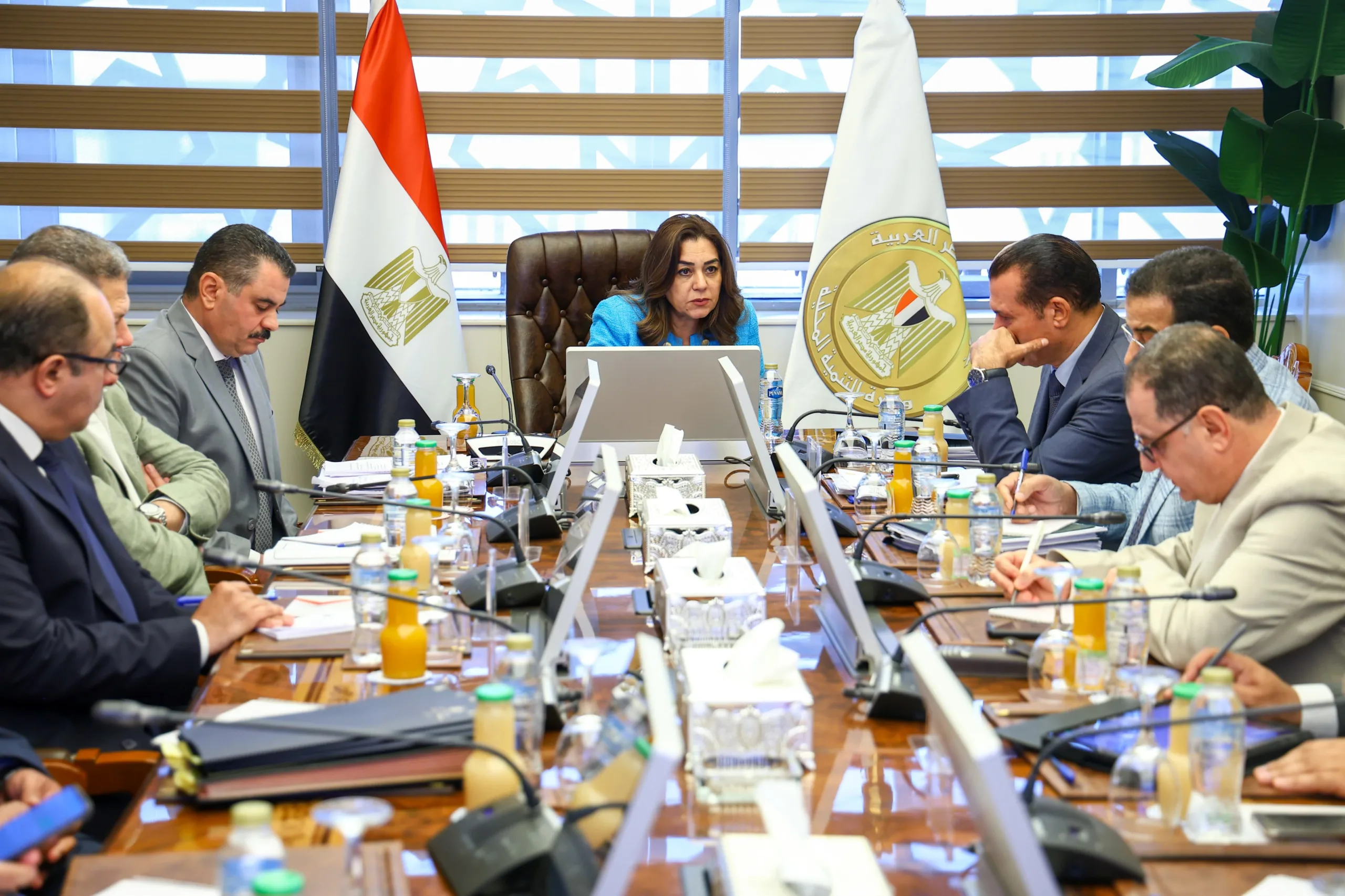 وزيرة التنمية المحلية تتابع مع قيادات الوزارة سير العمل في 16 مركزا تكنولوجيا بـ9 محافظات وزيرة التنمية المحلية تتابع مع قيادات الوزارة سير العمل في 16 مركزا تكنولوجيا بـ9 محافظات