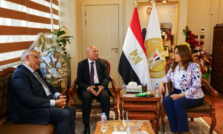 وزيرة التنمية المحلية تستعرض تحسين المظهر الحضاري لبعض شوارع مصر الجديدة وزيرة التنمية المحلية تستعرض تحسين المظهر الحضاري لبعض شوارع مصر الجديدة