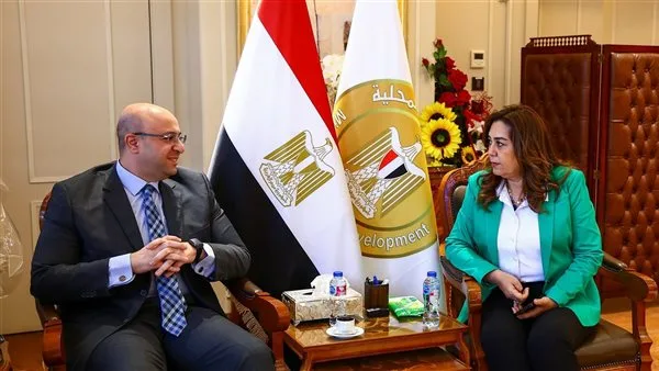 وزيرة التنمية المحلية تناقش مشاريع “حياة كريمة” مع محافظ بني سويف وزيرة التنمية المحلية تناقش مشاريع “حياة كريمة” مع محافظ بني سويف