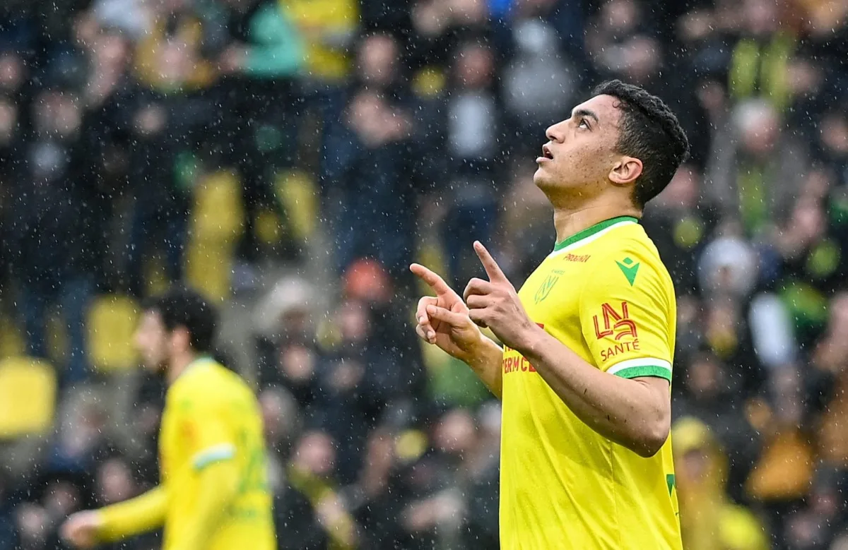 وزيرة فرنسية تدعو إلى معاقبة اللاعب المصري مصطفى محمد لهذا السبب