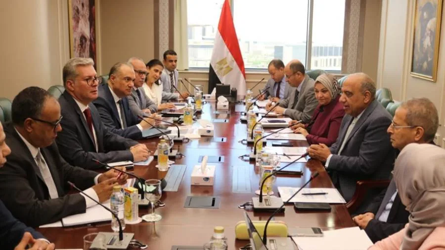 وزيرا الكهرباء والبترول يناقشان التحضيرات لموسم الصيف