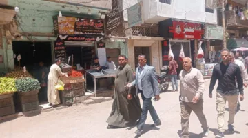 وسط ترحيب شعبي.. إزالة إشغالات شارع رياض بأسيوط بعد سنوات من العشوائية والتعديات.. صور