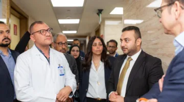وفد ألماني يزور مستشفيات هيئة الرعاية الصحية بالأقصر لتعزيز خدمات علاج الأورام