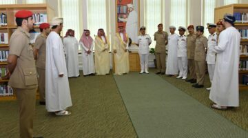 وفد سعودي يزور كلية الدفاع الوطني وكلية القيادة والأركان المشتركة