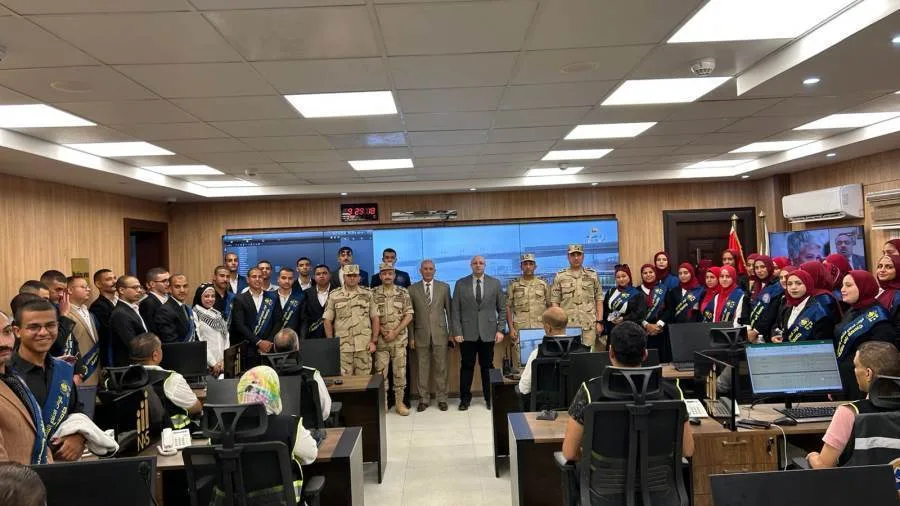 وفد طلاب “جامعة بني سويف” يقوم بجولة ميدانية في الشبكة الوطنية للطوارئ والسلامة